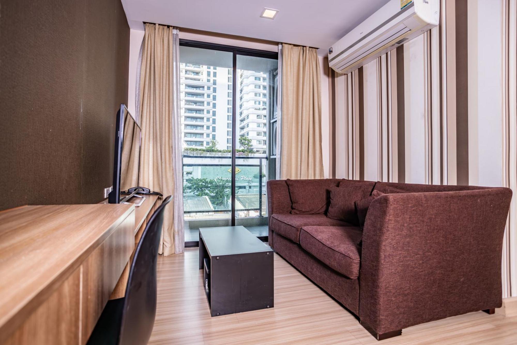 Ramada By Wyndham Ekamai Residences מלון דירות בנגקוק