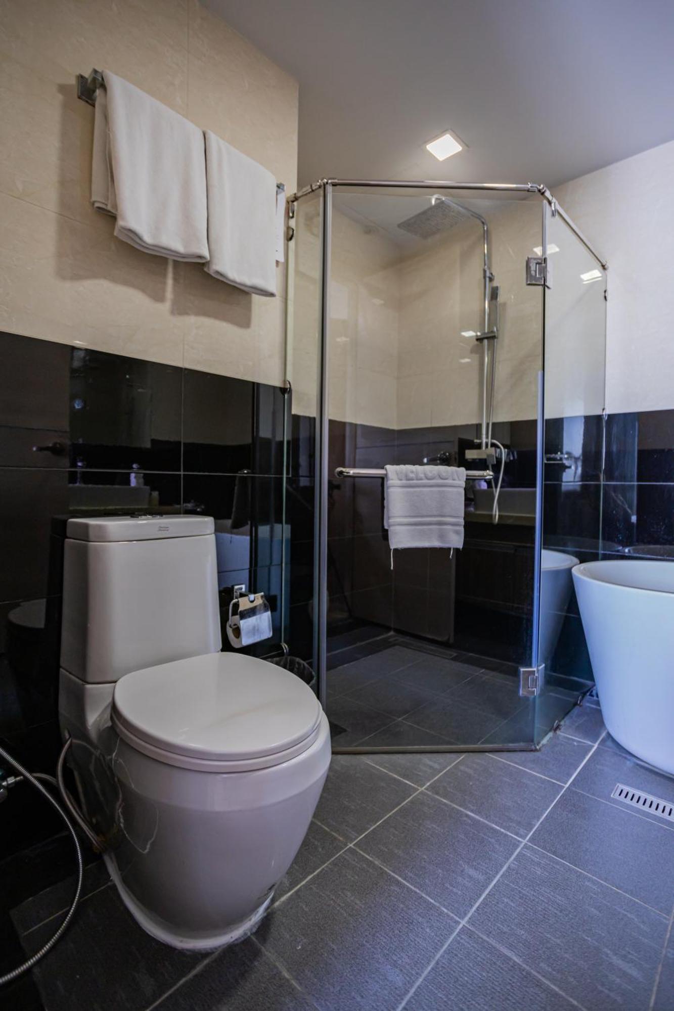 Ramada By Wyndham Ekamai Residences בנגקוק