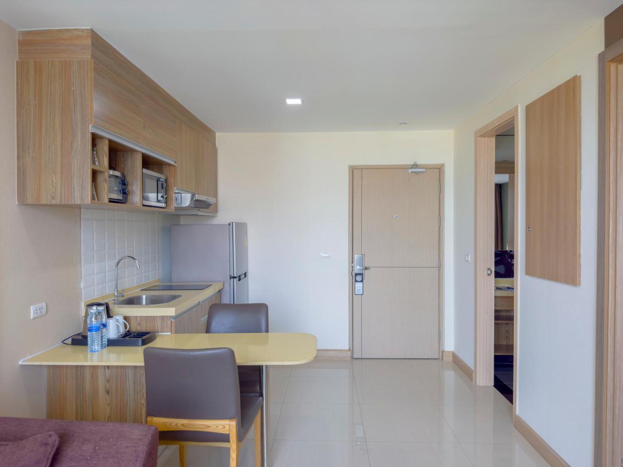 Ramada By Wyndham Ekamai Residences בנגקוק