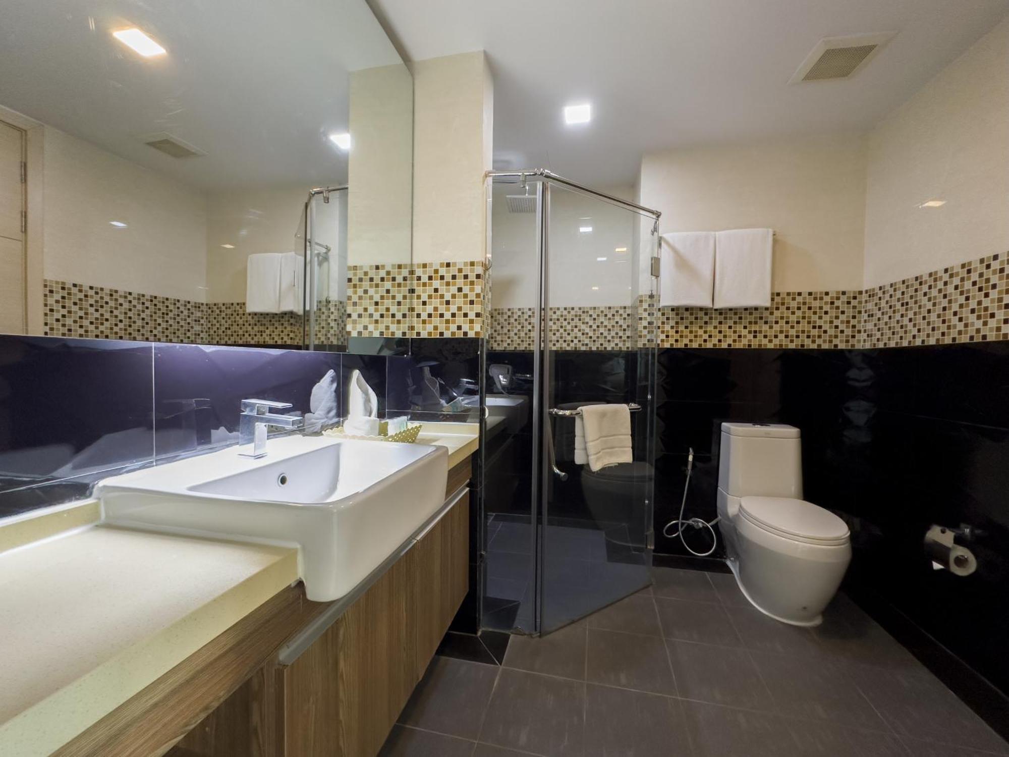 מלון דירות Ramada By Wyndham Ekamai Residences