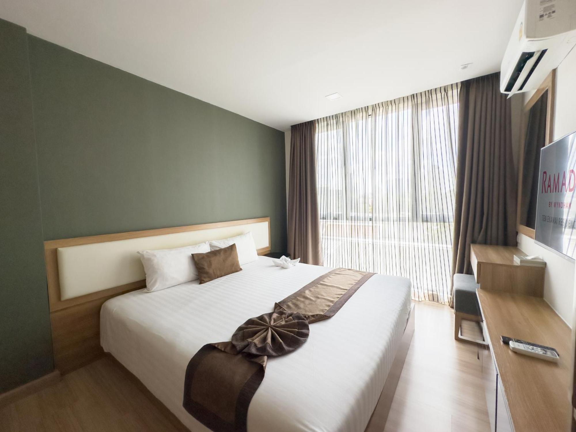 Ramada By Wyndham Ekamai Residences בנגקוק