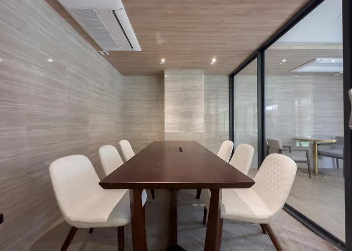 Ramada By Wyndham Bangkok Ten Ekamai Residences